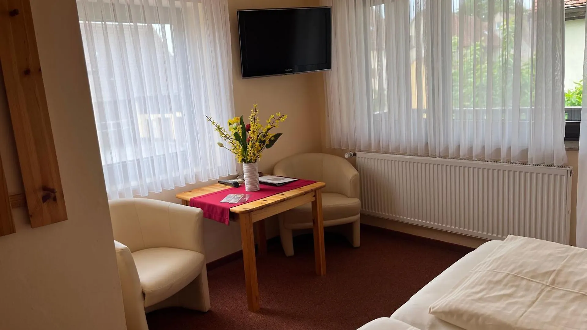 Landgasthof - Hotel Zum Stern Linden  3*, Linden (Neustadt (Aisch))